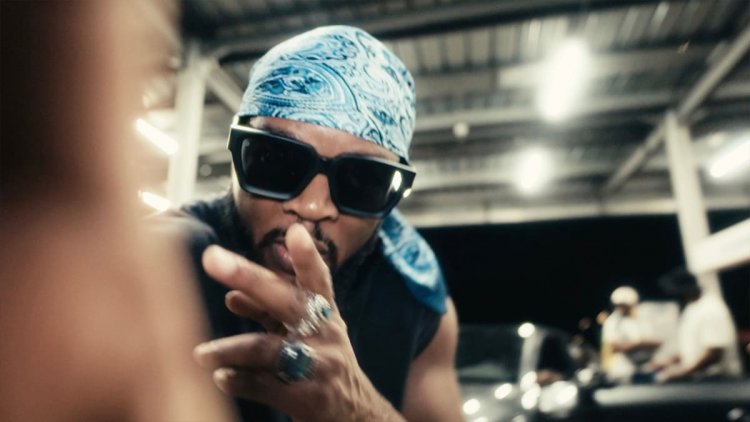 Dosseh frappe fort avec « Cher ou illégal », un freestyle explosif produit par Ataké